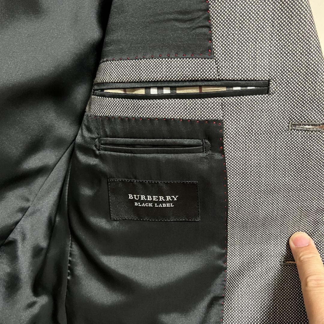 【新品、未使用】ビジネススーツ灰色極細チェック柄（バーバリーブラックレーベル）