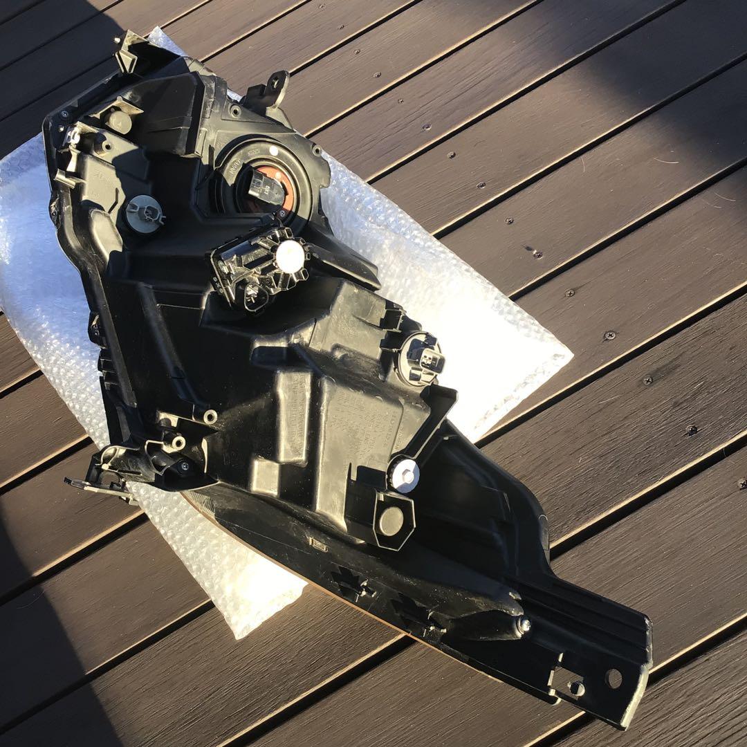 ヴェゼル　右　LED ヘッドライト