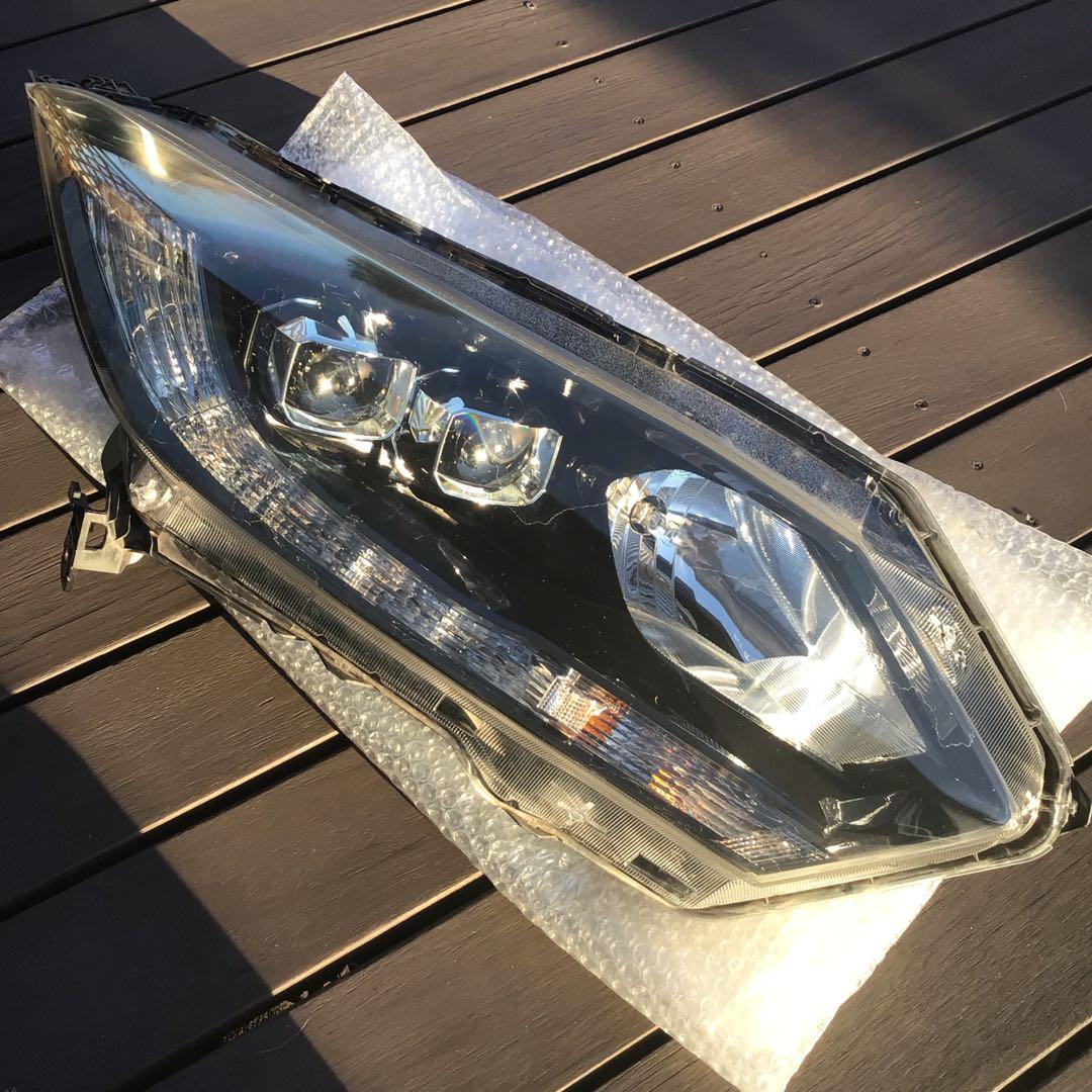 ヴェゼル　右　LED ヘッドライト