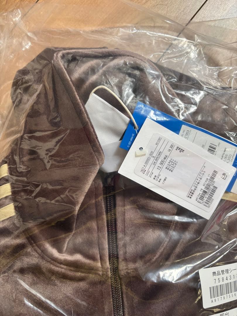 新品 adidas Originalsファイヤーバード ベロアトラックトップ