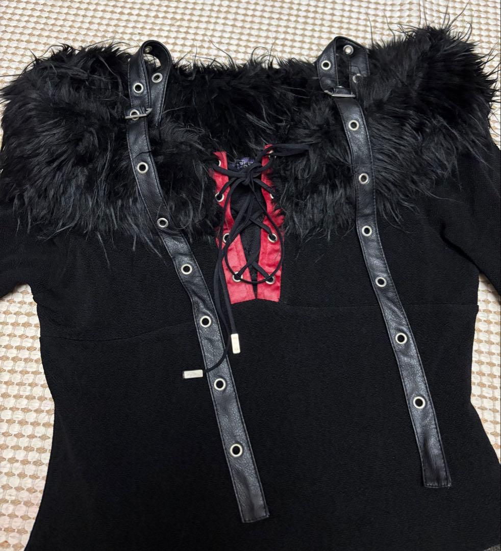 キューティーフラッシュ　ファー付きオフショル　チュニック