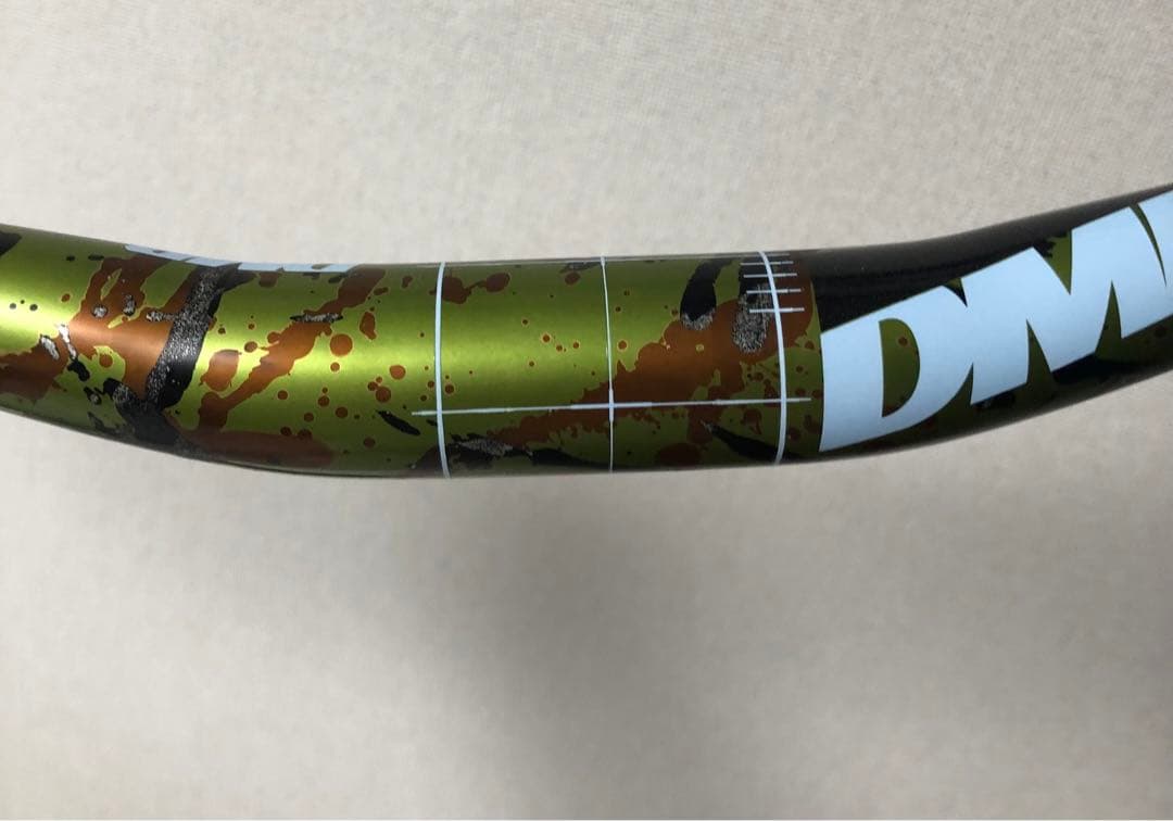 DMR BIKES liquid camo Green 　ステム＆ライザーバー