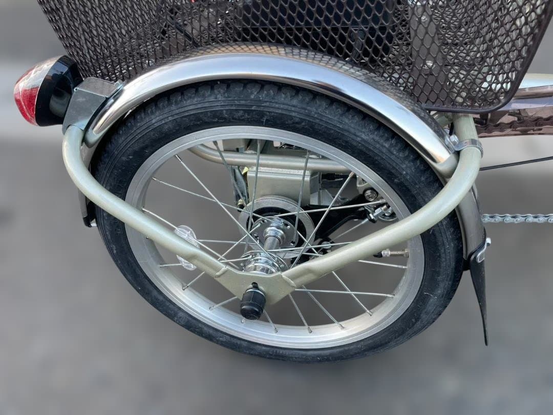 美品　パナソニック　3輪　電動アシスト自転車　内装3段変速　三輪　16Ah