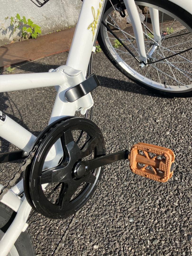 Three Stones折りたたみ自転車 ホワイト 20inch 6段変速