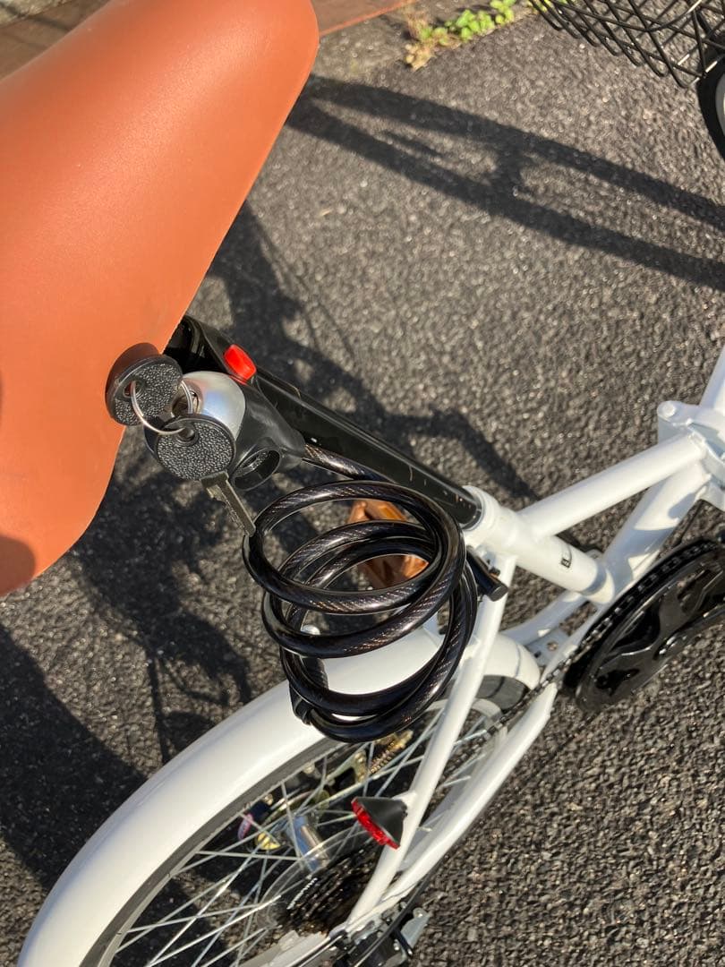 Three Stones折りたたみ自転車 ホワイト 20inch 6段変速