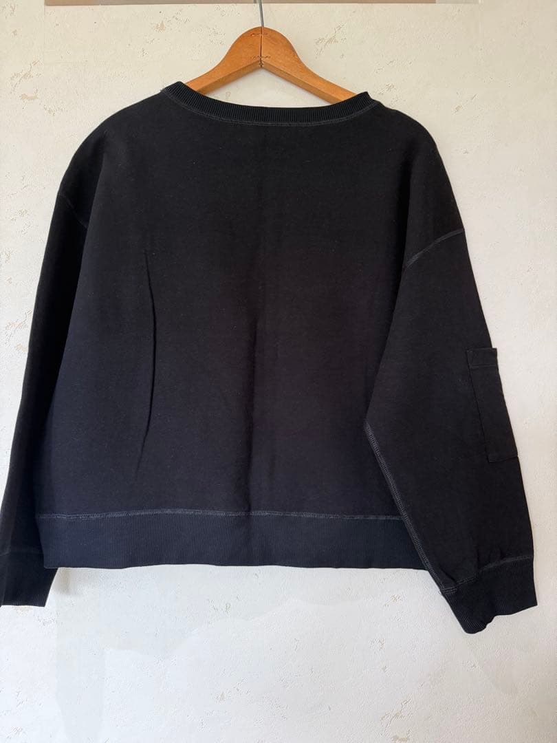 プラダ　ブラック クルーネック スウェット