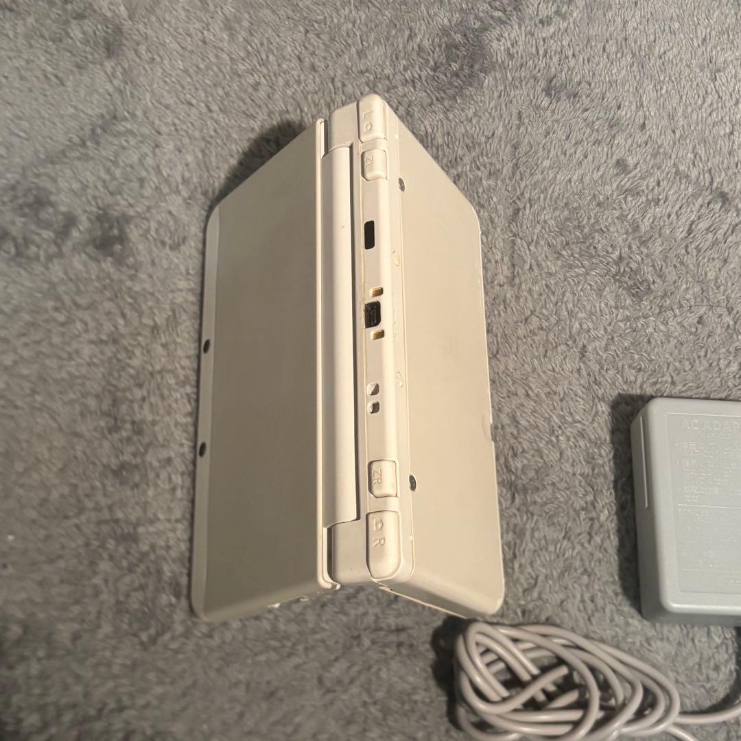 New Nintendo 3DS ホワイト 動作良好 SDカード 充電器 付属