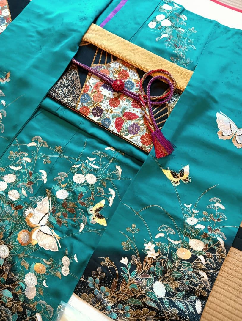 振袖フルセット エメラルドグリーン に金彩花蝶　丈164 裄64.5