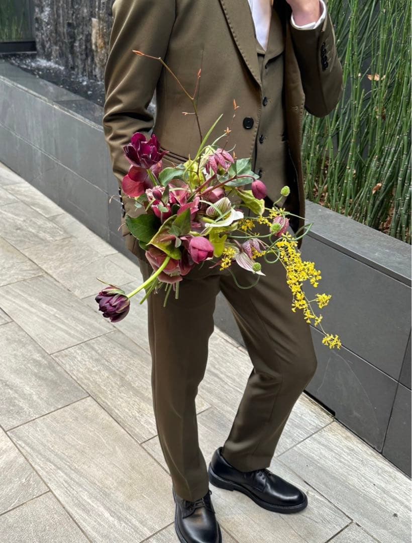 THE URBAN BLANCHEアーバンブランシュ　タキシードスーツ　カーキ