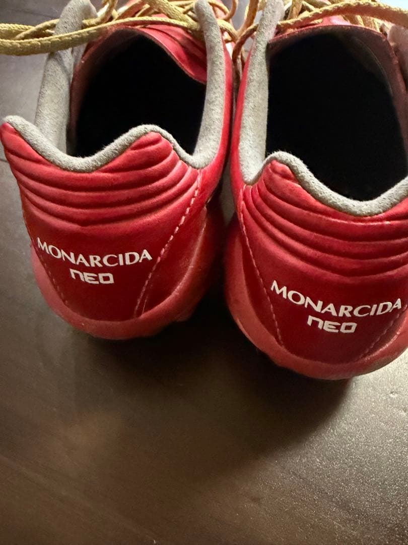 MONARCIDA NEO レッド サッカーシューズ