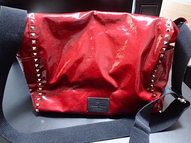 ☆最終価格　ヴァレンティノ　ショルダーバッグ☆