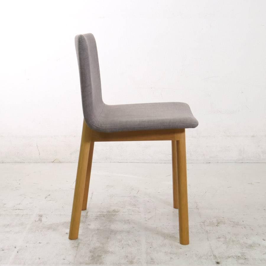 2の2イデー スティルト ダイニングチェア 肘無し グレー オーク材 北欧風2