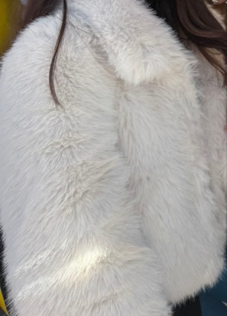 ZARA XS ショート丈フェイクファーコート