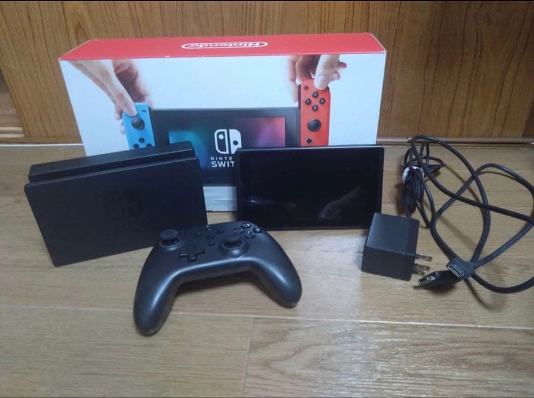 ラ*ー様 Nintendo Switch 本体 ネオンレッド・ネオンブルー