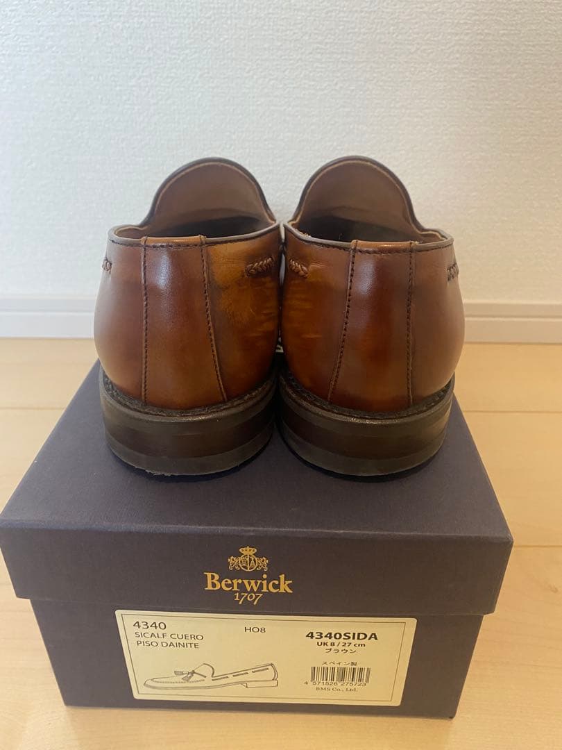 Berwick ブラウンレザー ローファー