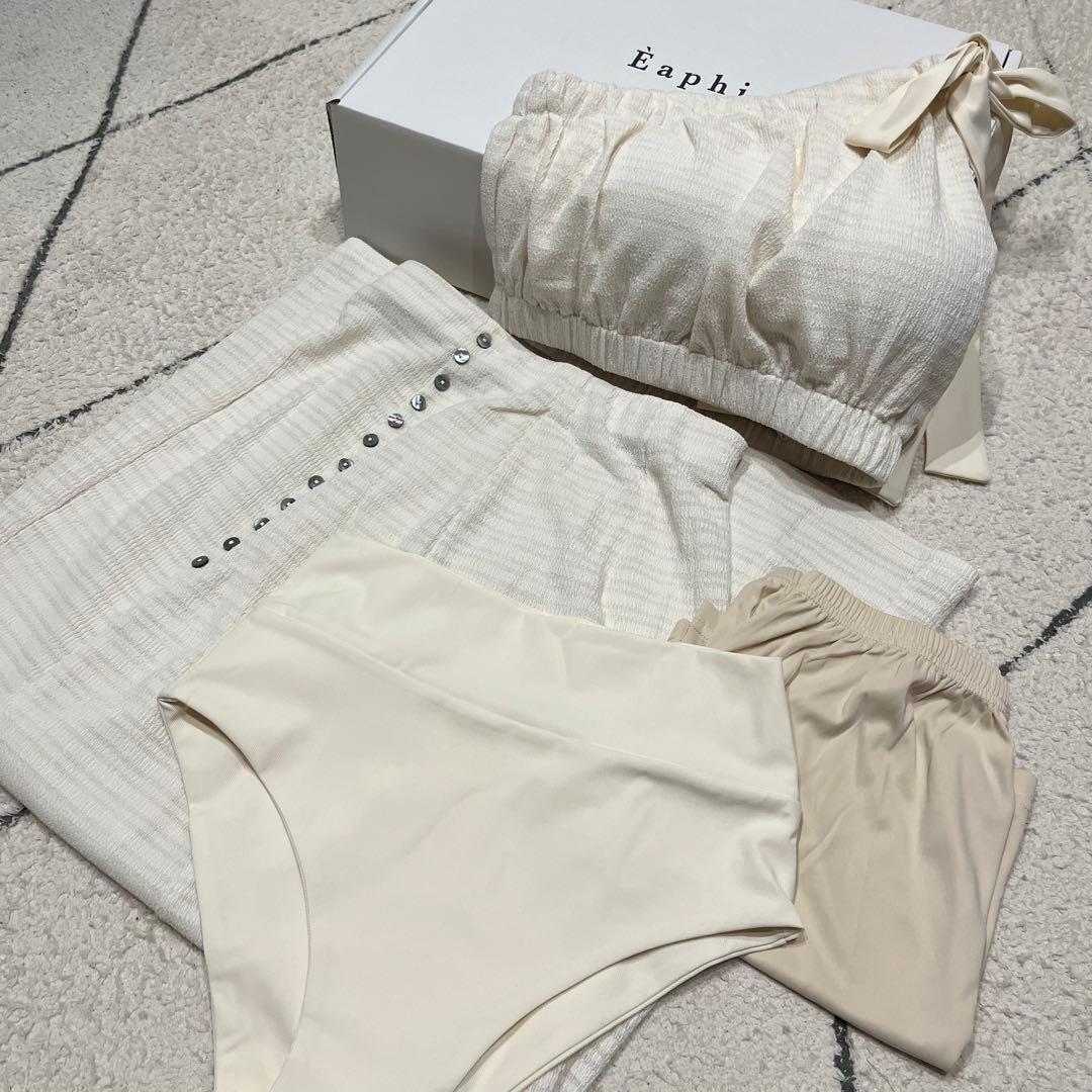 限定お値下げです！ONE SHOULDER SEPARATE SWIMWEAR