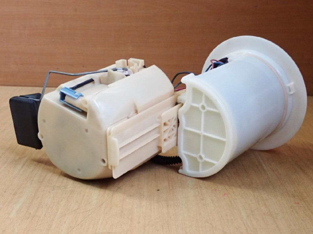 H24 プリウスα ZVW41W フューエルポンプ 97137