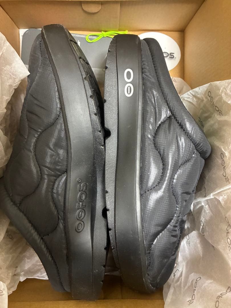 Oofos OOcoozie Thermo Muleブラック サンダルサイズ41