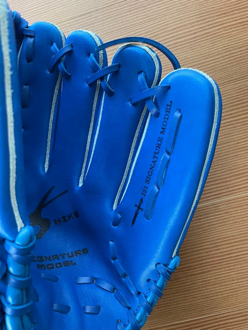 NIKE 軟式用グローブ　岩隈モデル
