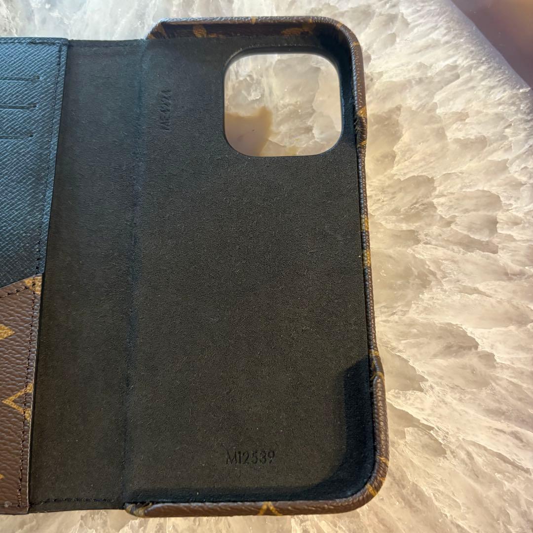 【新品大人気】ルイヴィトン　IPHONE 16 PRO・フォリオ　モノグラム