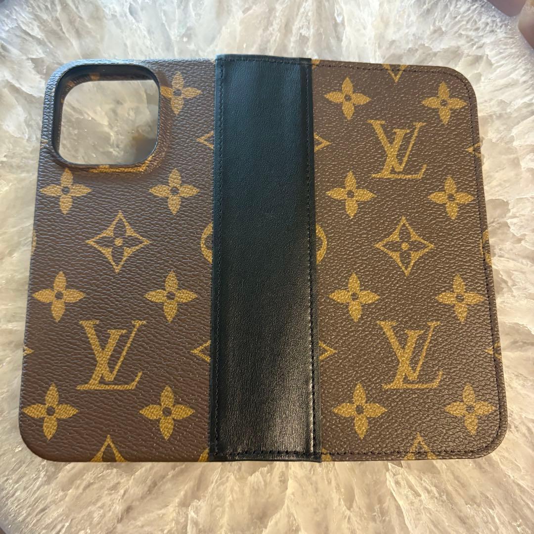 【新品大人気】ルイヴィトン　IPHONE 16 PRO・フォリオ　モノグラム