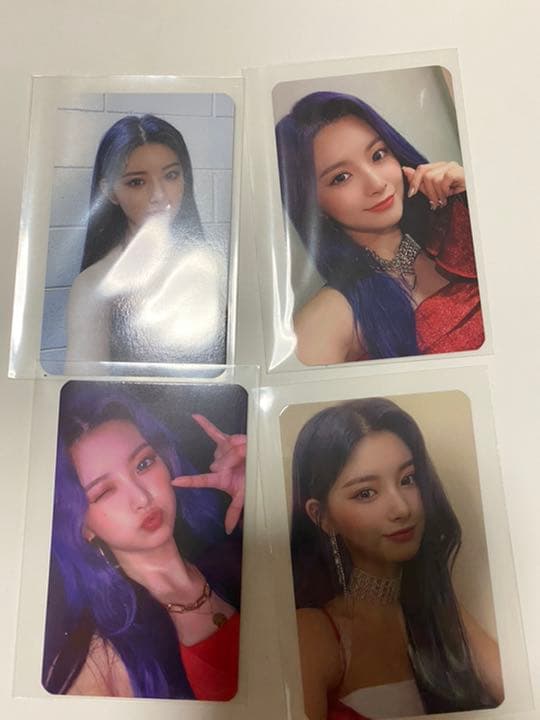 EVERGLOW トレカ 即購入禁止