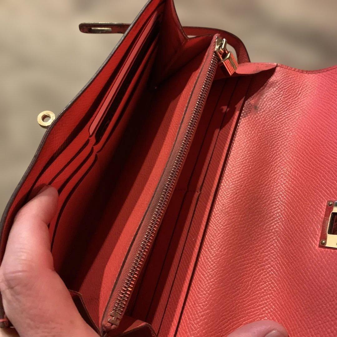 HERMESレザー 赤 長財布 ファスナー付き