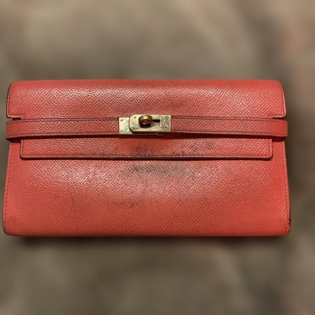 HERMESレザー 赤 長財布 ファスナー付き