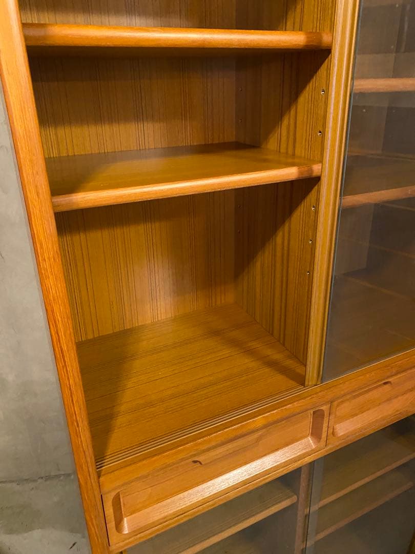 【東京都内23区配送無料】　食器棚　キャビネット　キッチン　ショーケース　本棚