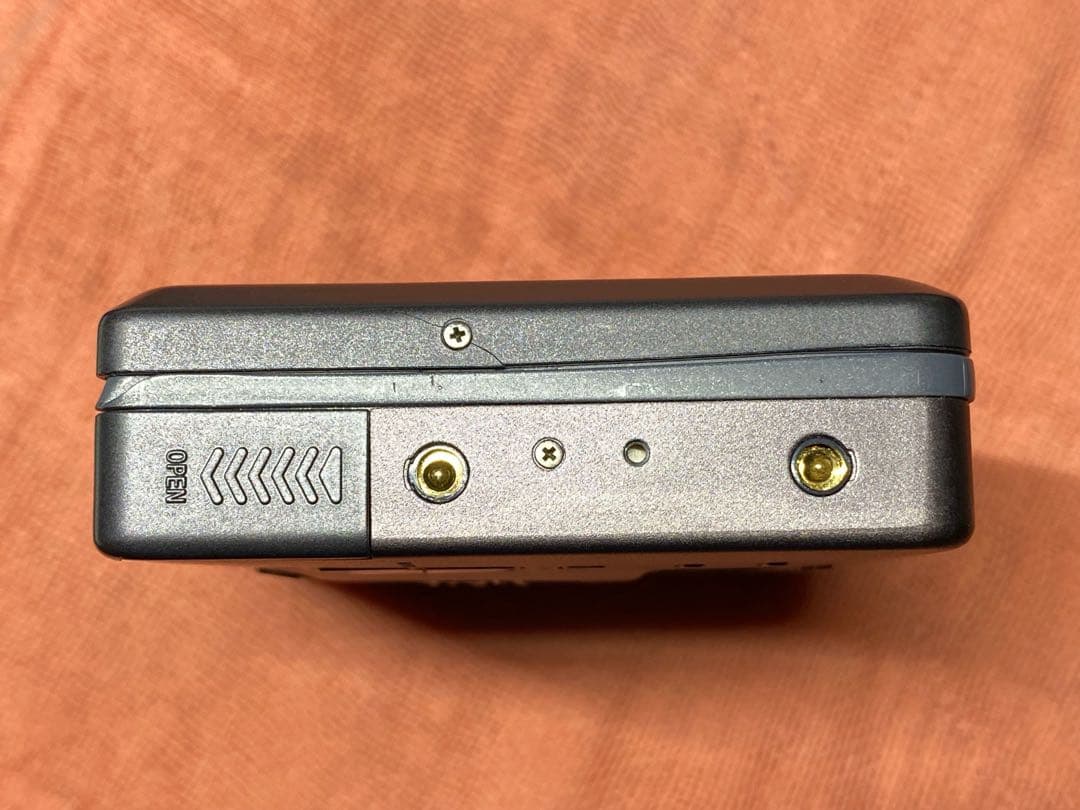 ソニー　カセット型ウォークマン　WM-GX822