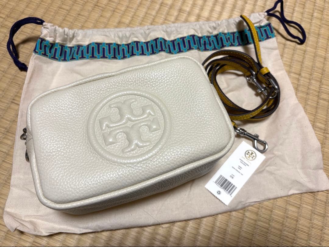 【2月限定出品★】トリーバーチ ショルダーバッグ ホワイト　ペリーボンベ