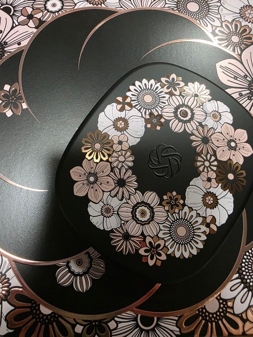 コスメデコルテ　クリスマスコフレ2025 アイシャドウ