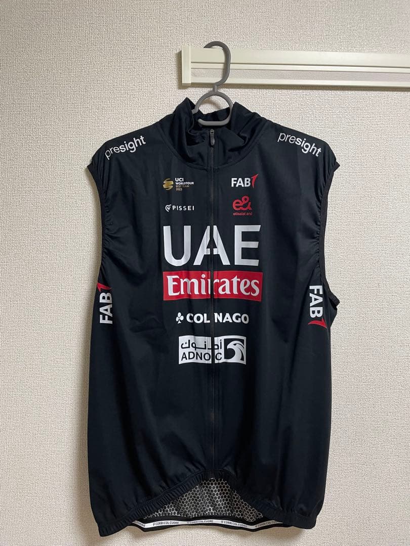 【限定品】UAE Team Emirates サイクルベスト（ジレ）
