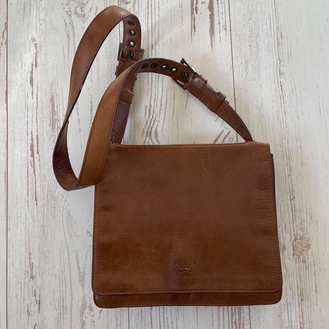 PRADA ブラウンレザーショルダーバッグ