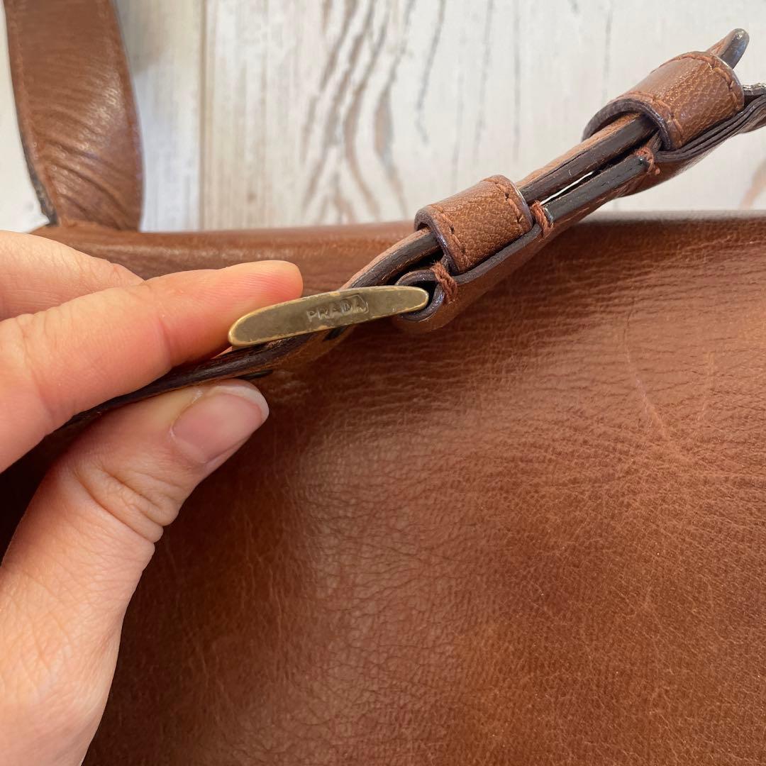 PRADA ブラウンレザーショルダーバッグ