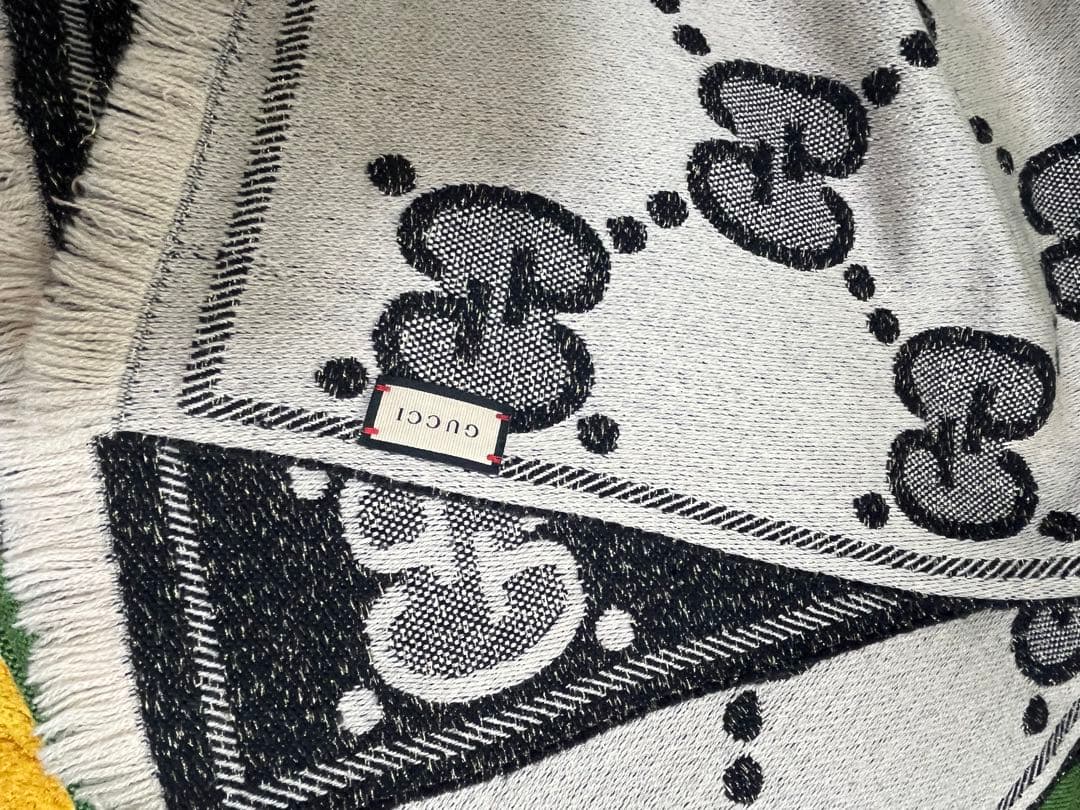 GUCCI ラメジャガード　ストール