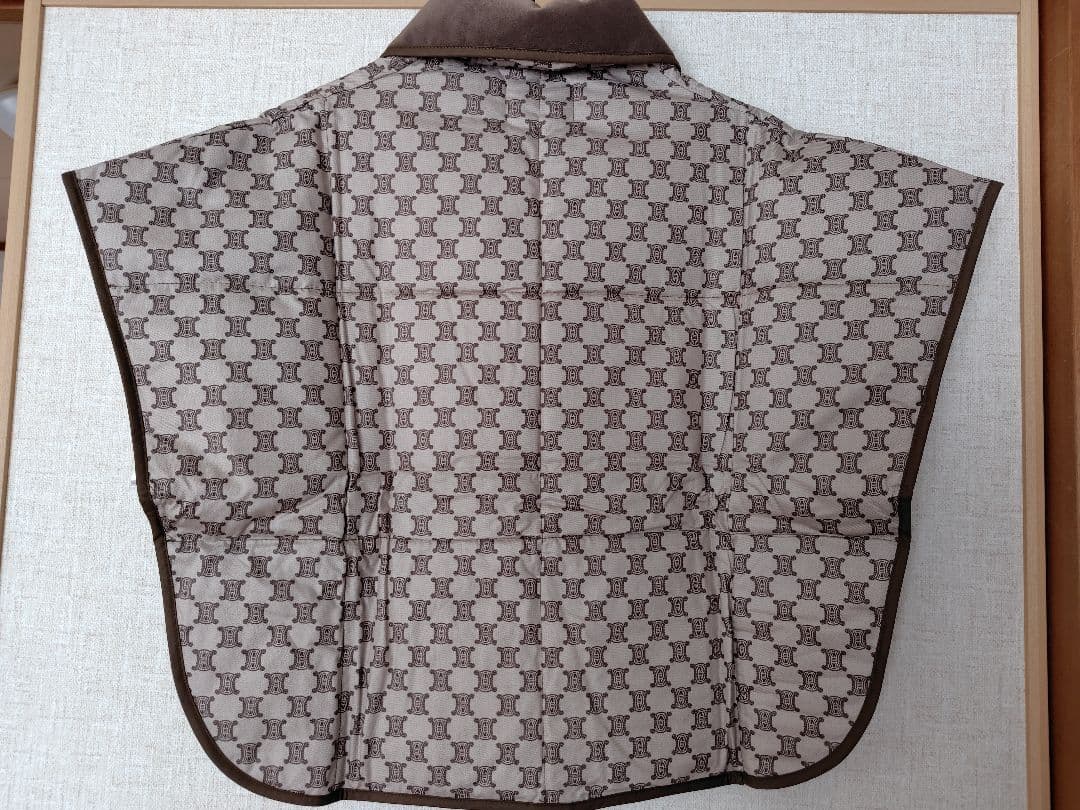 CELINE　羽毛肩当て