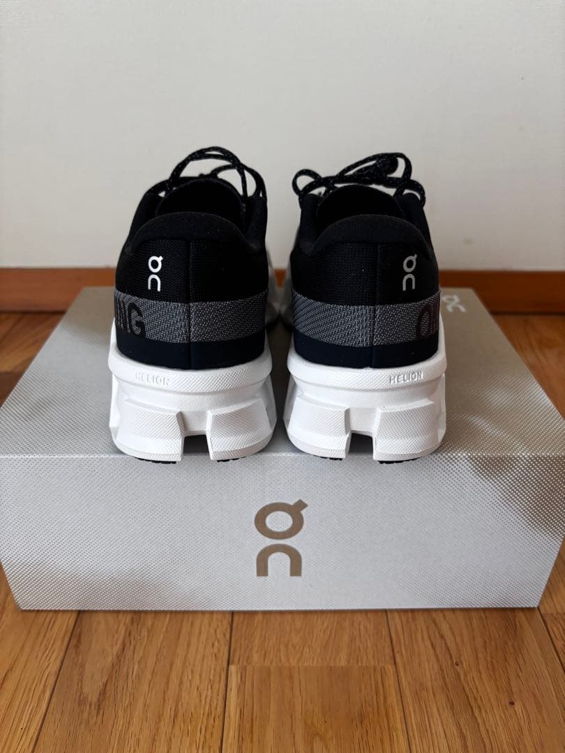 新品　On Cloudmonster2　Black | Frost　22.5cm