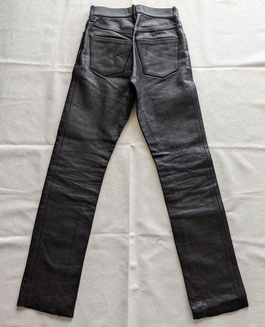 新品同様 日本製 レザーパンツ 革パンツ カウレザー 革パン レザパン 黒