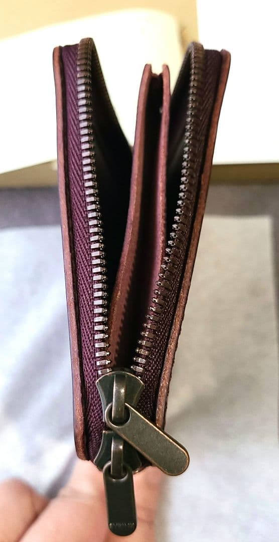 セオ 美品　SYRINX HITOE L-zip S Velluto