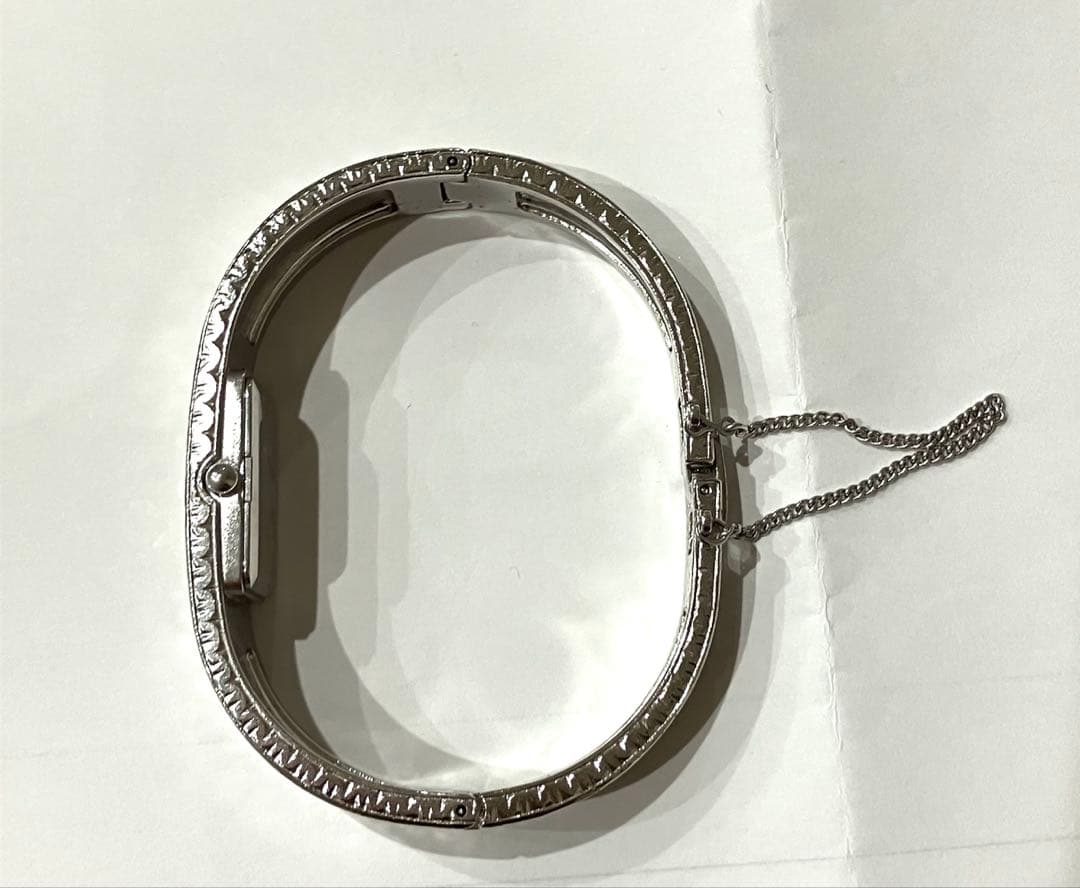 再値下！agete♪バングル型　クォーツ腕時計