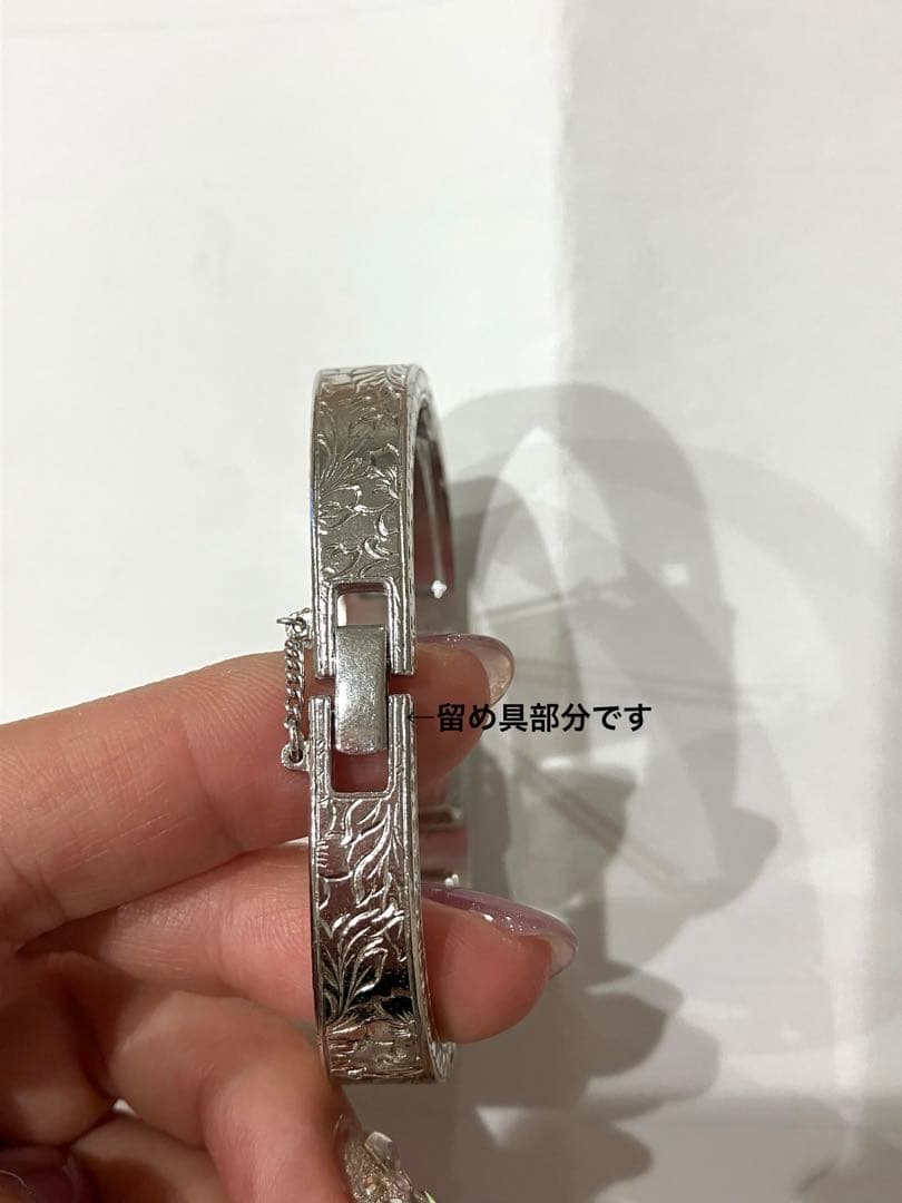 再値下！agete♪バングル型　クォーツ腕時計