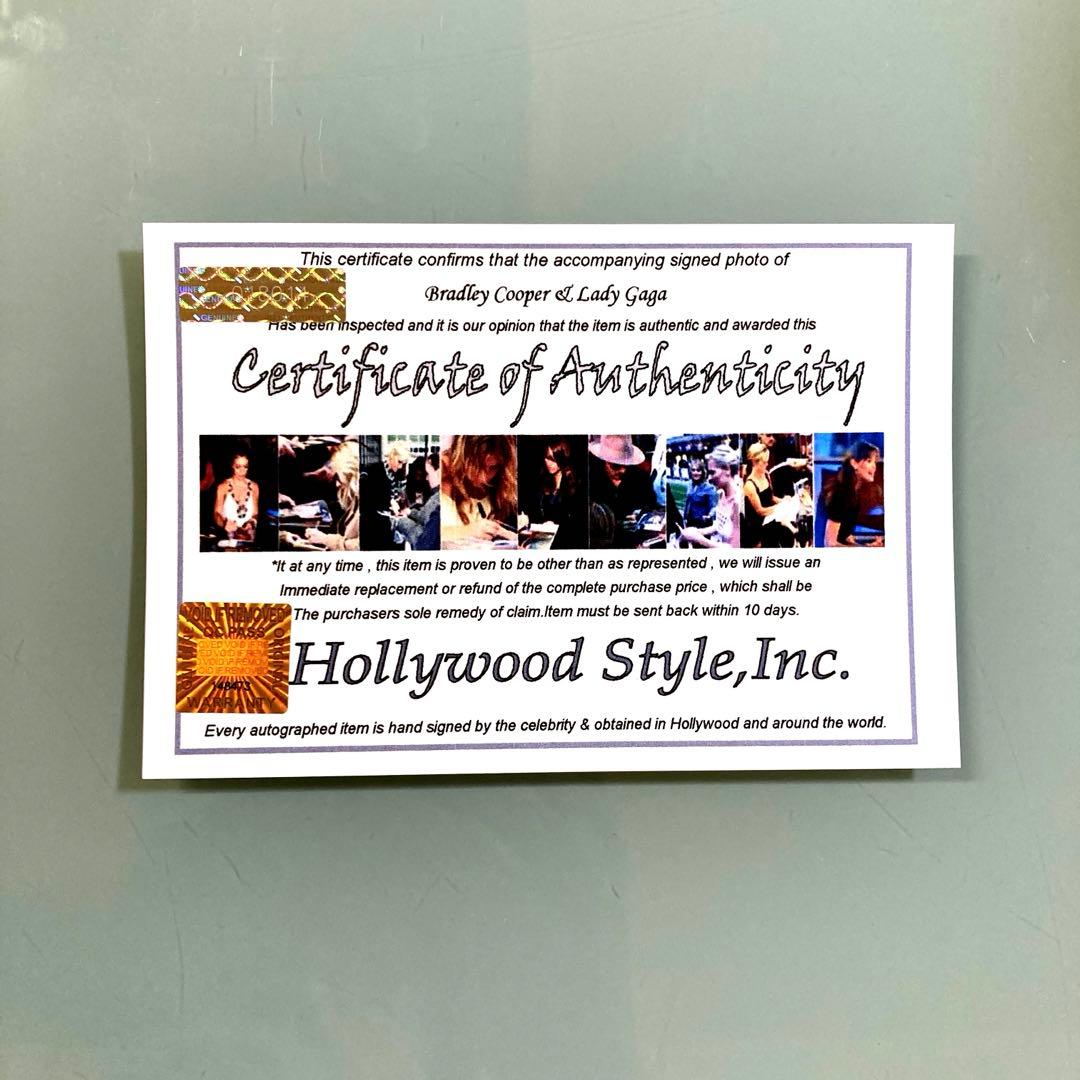レディー・ガガとブラッドリー・クーパー直筆サイン入り2Lサイズ写真…