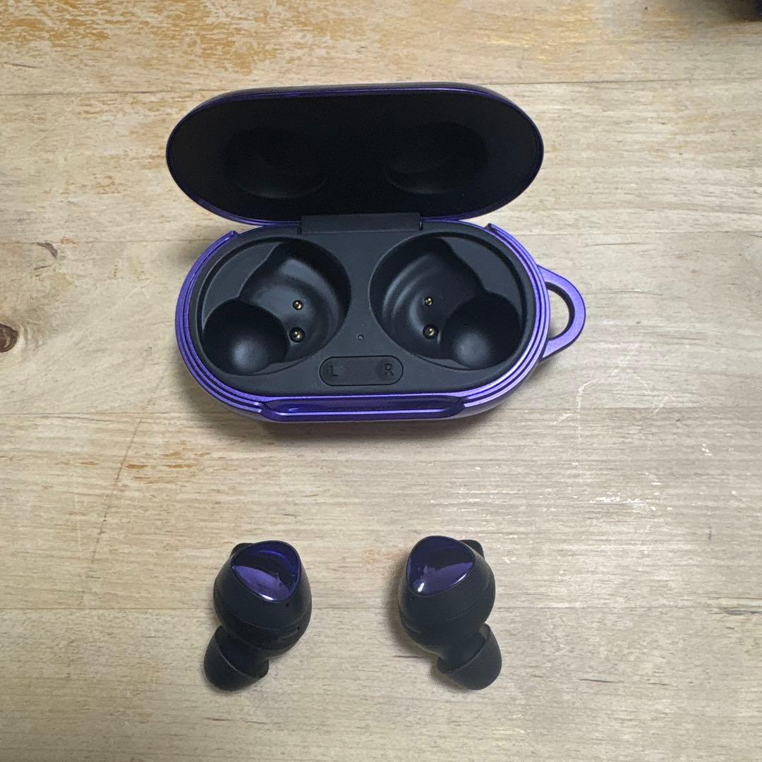 美品　BTS SAMSUNG イヤホン Buds ワイヤレス充電器