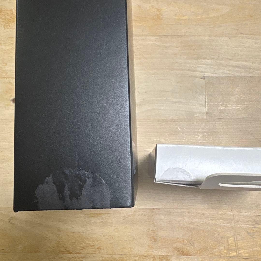 美品　BTS SAMSUNG イヤホン Buds ワイヤレス充電器