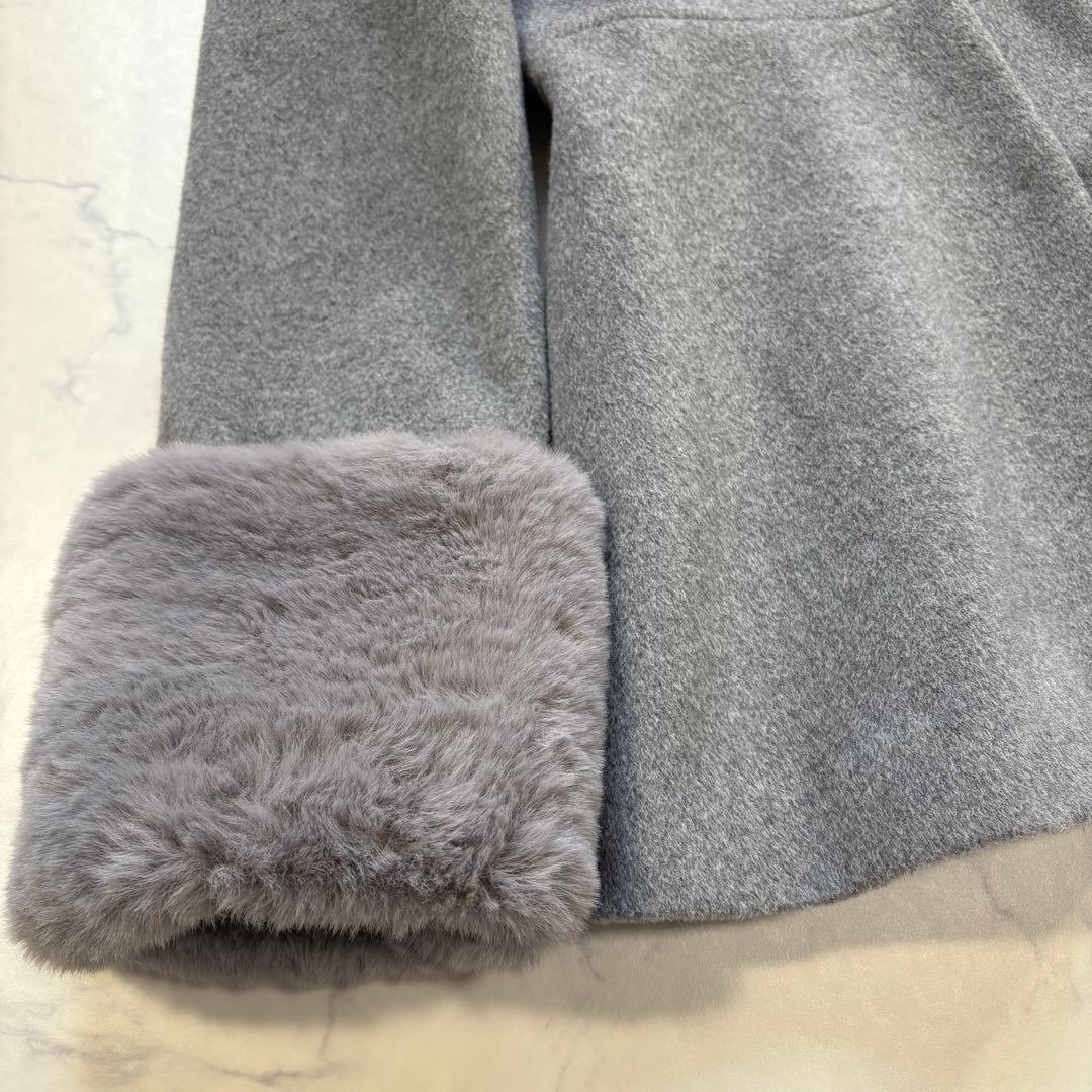 極美品24AWナチュラルビューティベーシックフェイクファースリーブペプラムコート