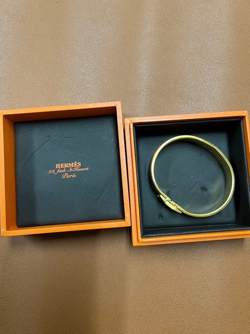 HERMES シルバー オレンジ バングル