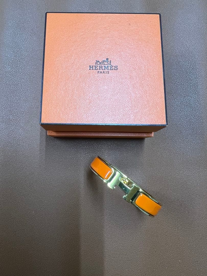 HERMES シルバー オレンジ バングル