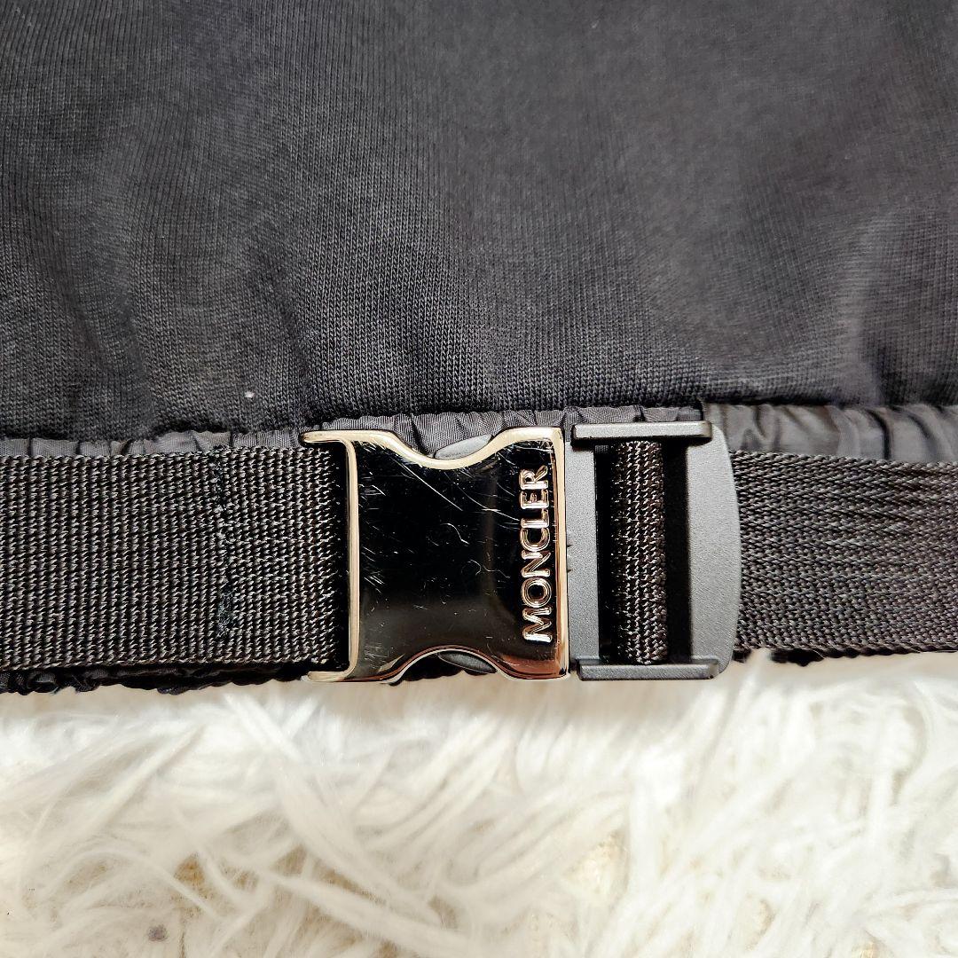 【良品】MONCLER ワッペンロゴ ベルト ナイロン切り替え フード 黒 XS