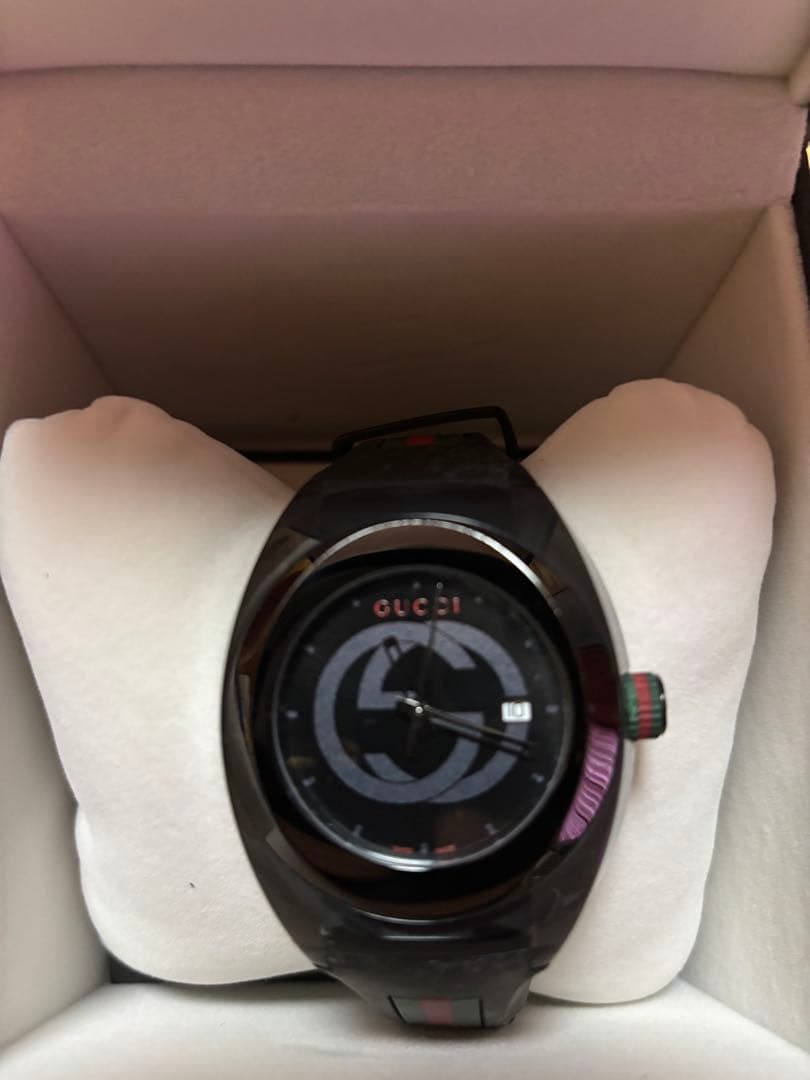 グッチ腕時計 GUCCI YA137107A　ベルト破損品